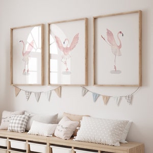 Impresión de vivero de flamencos / Arte de ilustración de flamencos / Decoración de guardería / Arte de pared de guardería / Arte de pared de bailarina / Decoración de bebés / Conjunto de 3