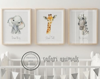 Safari Animals Nursery Prints | Sztuka zwierząt w pokoju dziecięcym | Dekoracje do pokoju dziecięcego w dżungli | Sztuka ścienna do pokoju dziecięcego Safari | Dekoracje dla niemowląt | Zestaw 3 sztuk, papier artystyczny