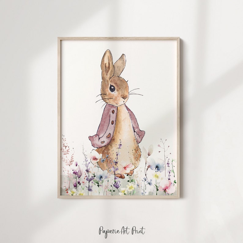 Peter Kanin Barnrumstavlor | Namntryck med bebisen | Barnrumsdekor med Flopsy Kanin | Väggkonst med blommotiv för barnkammaren | Babydekor | Beatrix Potter Set om 3 bild 4