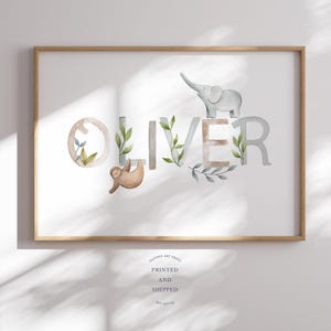 Impresión de nombre de guardería personalizada / Impresión de nombre de bebé / Decoración de guardería con animales de safari / Arte de pared de guardería personalizado / Letrero con nombre de animales de safari