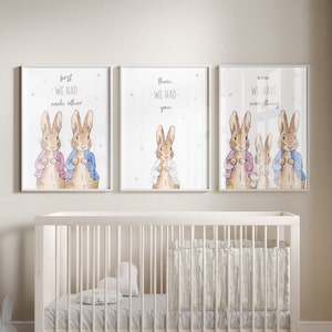 Puede incluir: Tres impresiones enmarcadas con ilustraciones de conejos en acuarela. La primera impresión dice "first - WE HAD - each other". La segunda impresión dice "then - WE HAD - you". La tercera impresión dice "now - WE HAVE - everything".