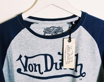 Maglietta vintage da uomo grigia e blu navy Von Dutch per adulti / T-shirt Von Dutch / Camicia Von Dutch. Maglietta con logo grafico Y2K - TAGLIE DISPONIBILI