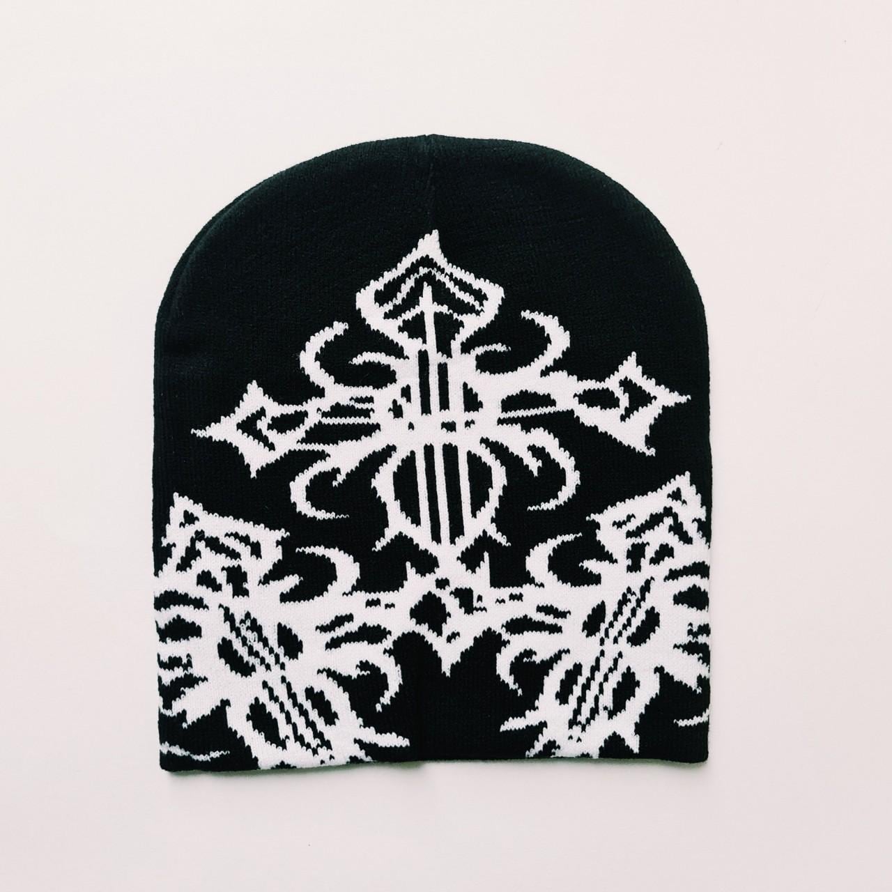 Vintage Brand New Y2K White & Black Jacquard Cross Pattern Beanie