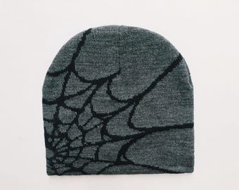 帽子 VAKT. BEANIE / GRAY Vintage Brand New Y2K Grey & Black Spider Spiderweb Beanie