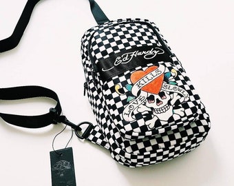 vintage tout nouveau sac à bandoulière Ed Hardy imprimé damier noir et blanc de l'an 2000 / sac de festival / sac à bandoulière Ed Hardy. L'amour tue lentement