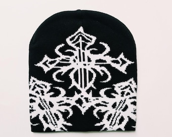 Vintage Brand New Y2K White & Black Jacquard Cross Pattern Beanie Vintage Brand New Y2K White & Black Jacquard Cross Pattern Beanie