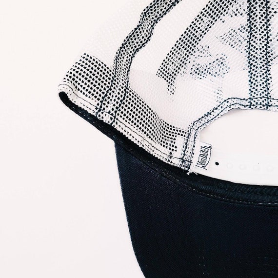 Von Dutch - Casquette trucker bleu et blanc | Urban Outfitters FR