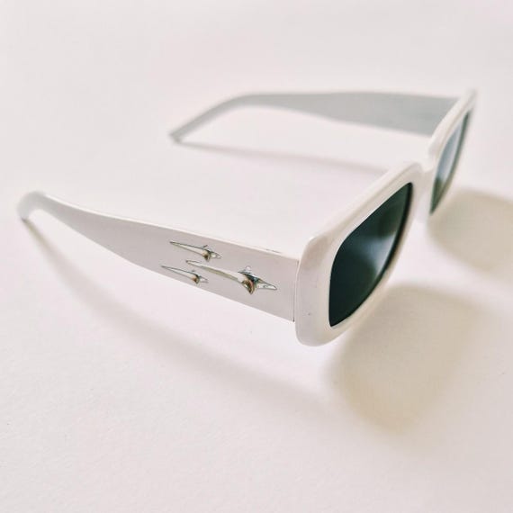 Vintage Unisex Y2K Style White Square Small Framed Sunglasses