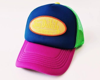 Vintage Veelkleurige Geen, Blauwe, Roze Von Dutch Cap / Von Dutch Cap / Von Dutch Trucker Cap / Von Dutch Hat. Deadstock Nieuw met tags