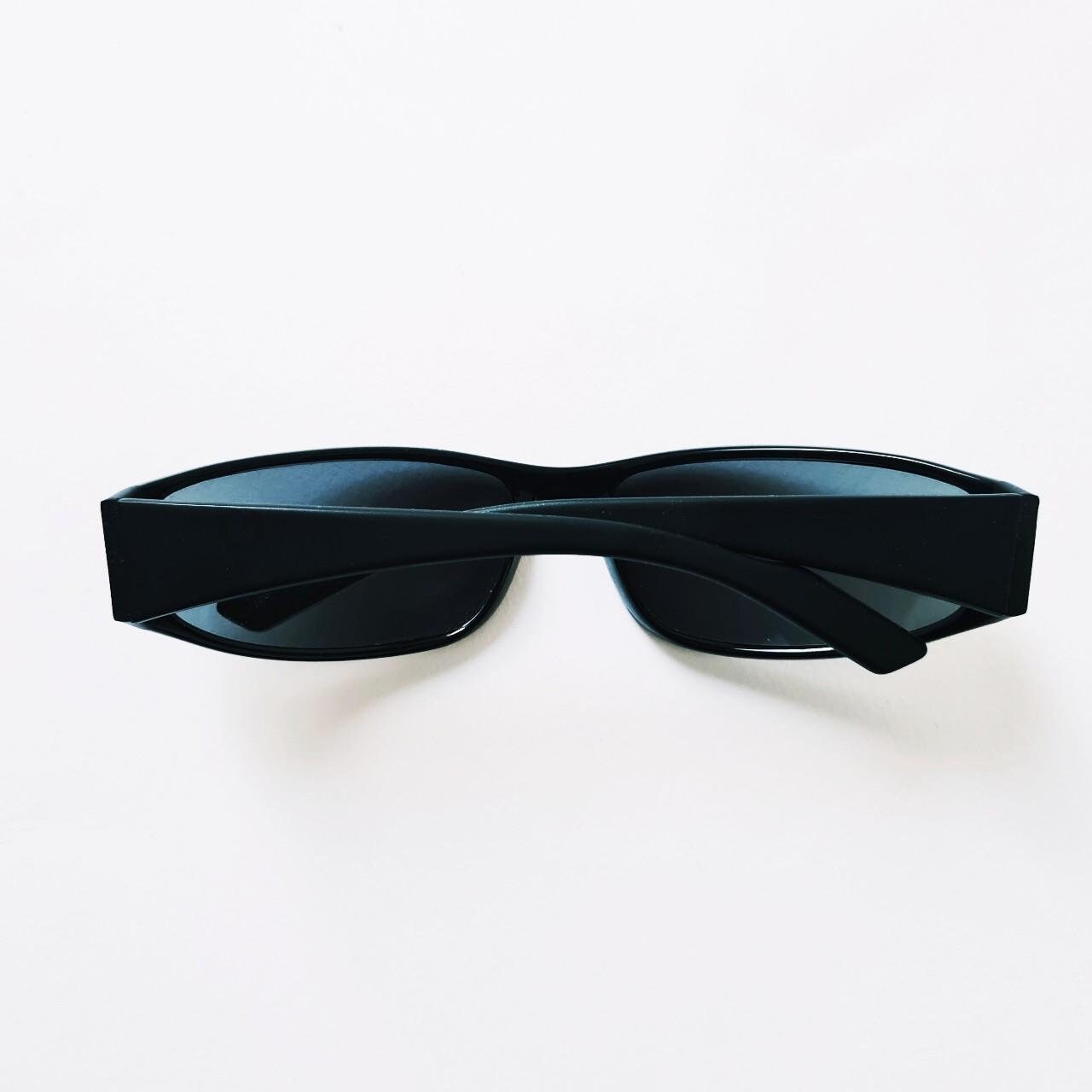 Vintage 2000s Y2K Genuine Unisex Black Tinted Small Frame