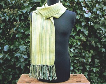 handgewebter scarf with linen, 1.80 m x 0.25 m plus fringes, one of a kind Green Green Green