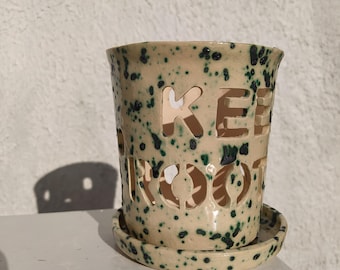 Maceta de cerámica con forma de orquídea con agujeros/maceta con frases