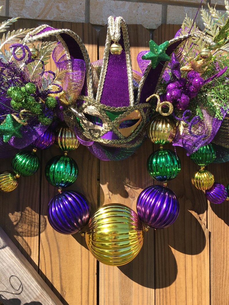 mardi gras garland decoration