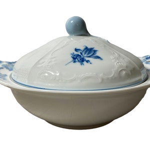 Fürstenberg Germany Blue & White Floral Porcelain Covered Casserole / serving bowl Tureen