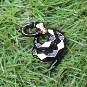 Black Snake Brooch Pin Breast Pin Fashion Metal Brooch Badge Jewelry afbeelding 1