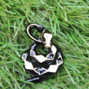 Black Snake Brooch Pin Breast Pin Fashion Metal Brooch Badge Jewelry afbeelding 3