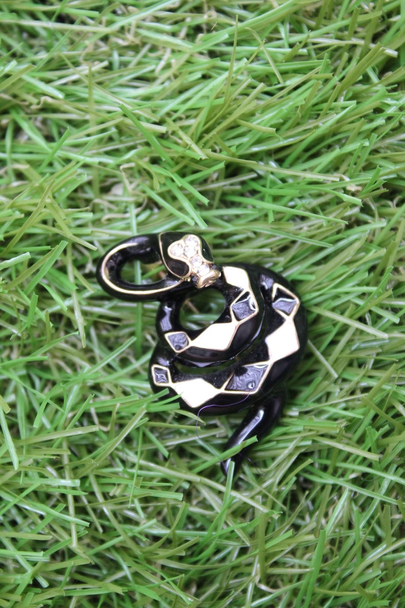 Black Snake Brooch Pin Breast Pin Fashion Metal Brooch Badge Jewelry image 1
