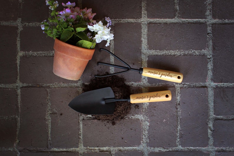 Personalized Gardening Tools With Engraved Names And Text As Mother's Day Gift, Gifts for Mom, Gifts for Grandma