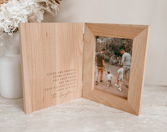 Friends & Family Quote Personalised Wooden Photo Frame - Custom Keepsake - Engraved Wooden Frame - Customised - Birthday or Christmas Gift
