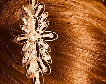 Gorgeous sparkly Bridal hair jewelry comb Perfect for brides wedding hairstyle, bridesmaids hairstyles or prom hairstyles silver rhinestones