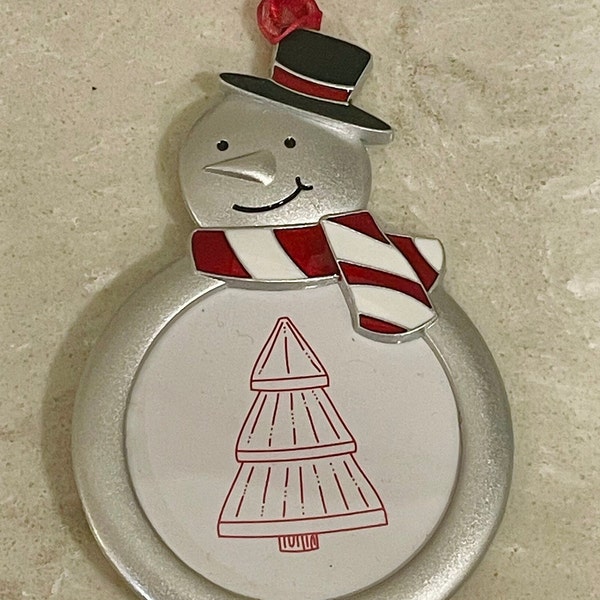 Christmas Tree ornament 2023 silver snowman picture frame Ornament commemorating 2023, add cherished memories to Christmas tree, Great Gift!