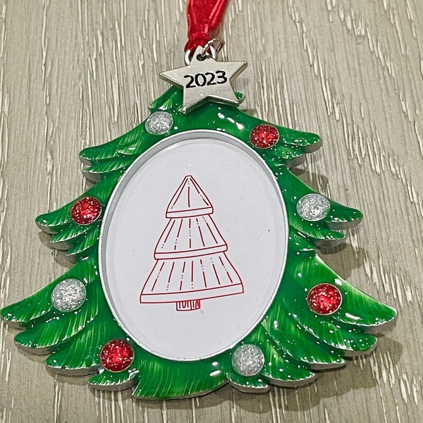 Christmas Tree ornament 2023 photo frame ornament has a 2023 hanging Charm, add cherished memories to your Christmas tree, Great Gift!