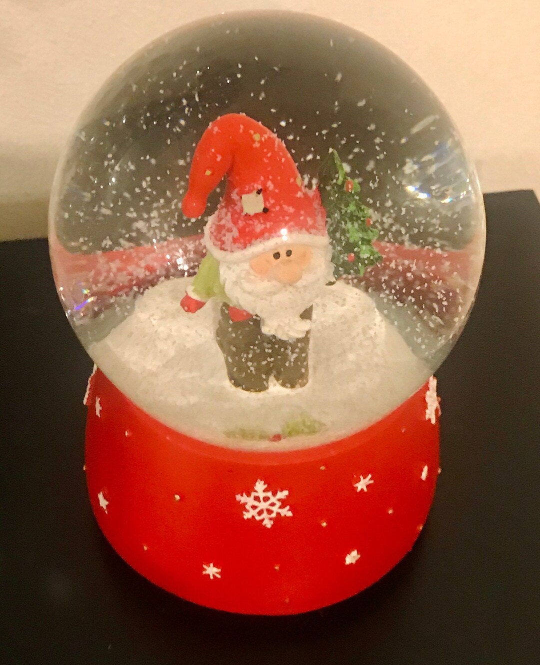Musical Glass Snow Globe Santa Claus Gnome Water Globe, Features a