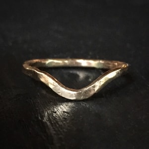 Curved 14k Hammered Gold Band, Gold Arc Ring, Rustic Hammered Gold Stacking Ring, 14k Hammered Wedding Band, Solid 14k Gold