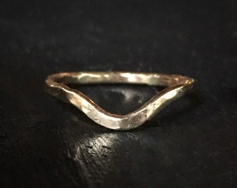 Curved 14k Hammered Gold Band, Gold Arc Ring, Rustic Hammered Gold Stacking Ring, 14k Hammered Wedding Band, Solid 14k Gold