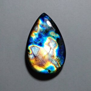 Cabochon di Labradorite antico, Cabochon a forma di pera di Labradite, Cabochon di spettrolite rara, Cabochon di Labradorite multi viola raro, 35 MM