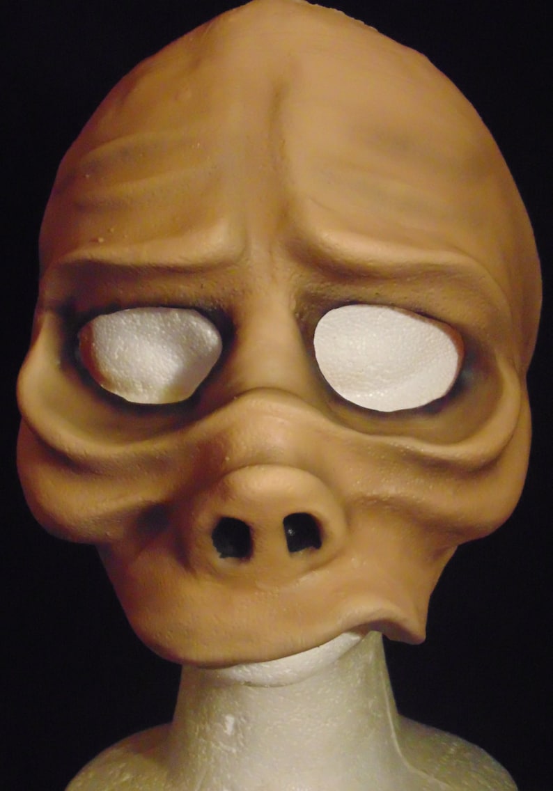 Twilight Zone Eye of the Beholder Nurse Mask image 1