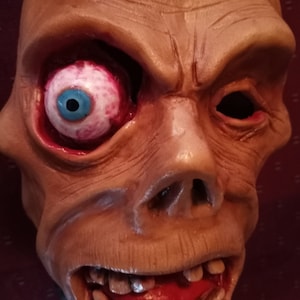 Shock Monster Half Mask