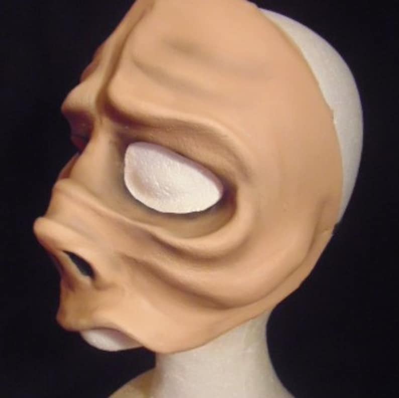Twilight Zone Eye of the Beholder Nurse Mask image 2