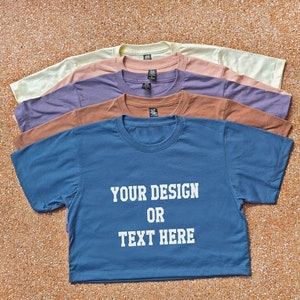 Custom Design Crop Top: Personalized Women&#39;s Tee