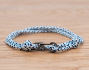 White and Blue Arctic Camo Rope Bracelet, Carabiner Clip Wrap Bracelet, Nautical Style Rope, Mens Bracelet, Minimalist, Climbing Bracelet