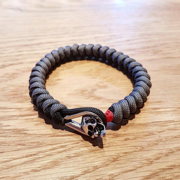 Custom Paracord Skull Loop Bracelet Snake Knot - PGUK - 316 Stainless Steel Clasp Closure - 77 Colors - Mens Bracelet - Skulls - EDC - Gift