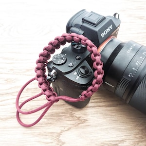 Custom Paracord Camera Strap – PGUK – Metal Carabiner – Wrist Strap – 77 Colours – Camera Wrist Strap – Photographer Gift - Cobra Knot