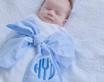baby swaddle with bow