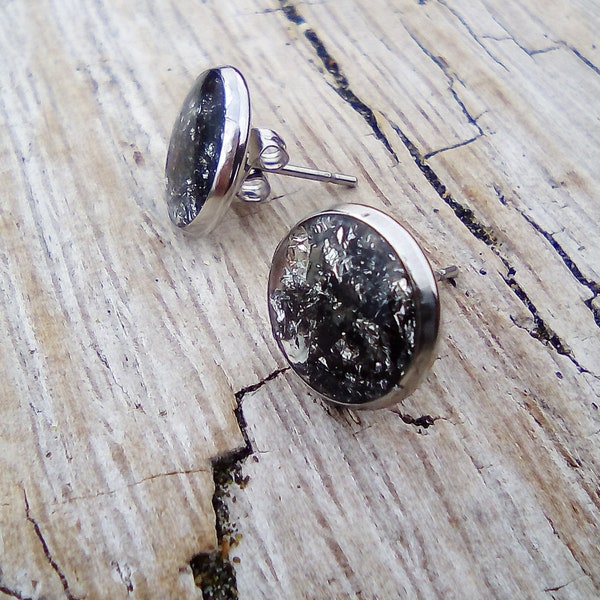 Shungite Earrings for Abundance, Luck and Vitality with EMF shield and 5G protection properties Casual and stylish