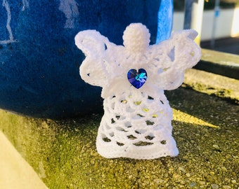 Crochet little angels with Swarovski heart shaped crystal/Crochet angel ornament/handmade gift