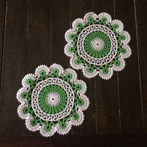 Set of crochet doilies/round table center piece/handmade gift
