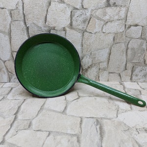 VINTAGE ENAMEL PAN / Green Enamel Pan with Handle / Enamel Cookware / Cooking Pan / Camping Pan Made in Bulgaria 1960s /Pan / On Sale