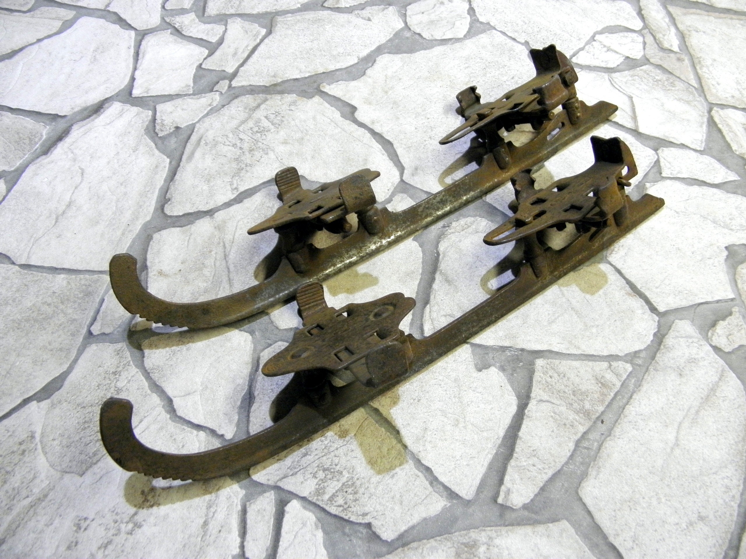 Metal Ice Skates Antique Metal Ice Skates Vintage Rusty Etsy