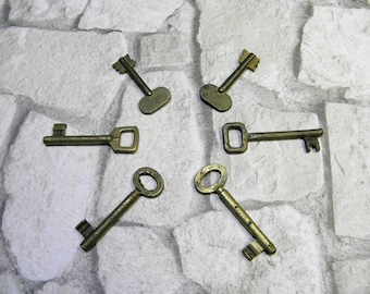 Vintage Brass Skeleton Keys - Rustic Decor, DIY Jewelry - 6 Pcs