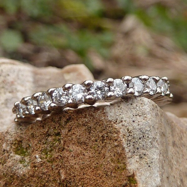 Full Eternity diamonds band in 18k white gold (0.90 carat of diamonds)