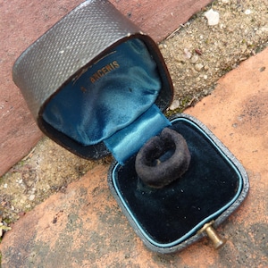 Small antique ring case, black leather upper and midnight blue velvet interior, circa 1870-1900, France