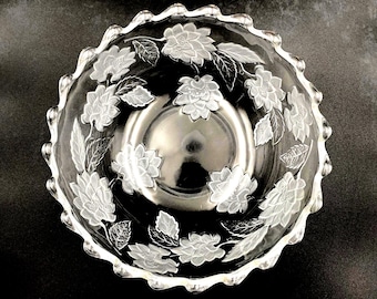 Vintage Crystal Clear Industries Chrysanthemum 10" Round Bowl