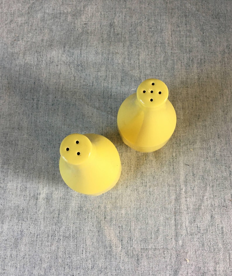 Yellow Shakers Vintage Sears Buttercup Federalist Salt and Pepper Shakers