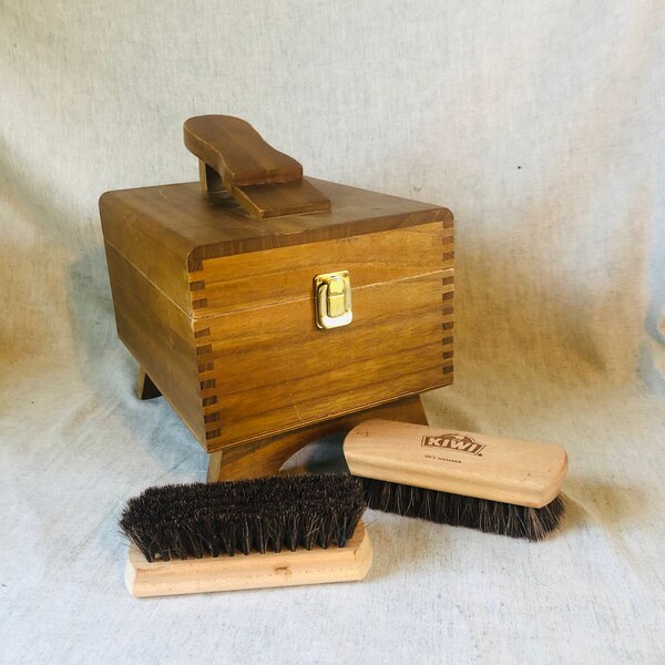 Vintage Hand Crafted Wood Dovetailed Kiwi Shoe Shine Box with 2 Kiwi Brushes