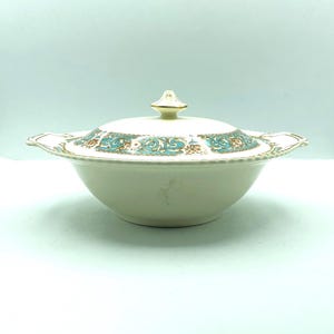 Vintage Johnson Brothers Hampton &quot;Old English&quot; Covered Vegetable Bowl